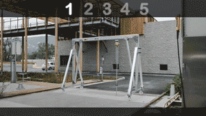 PORTI est un portique aluminium léger, évolutif, télescopique et transportable, facilement mis en oeuvre par les équipes de maintenance et d'entretien.