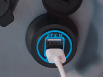  Un port USB intégré pour garder le contact avec les agents sur le terrain 