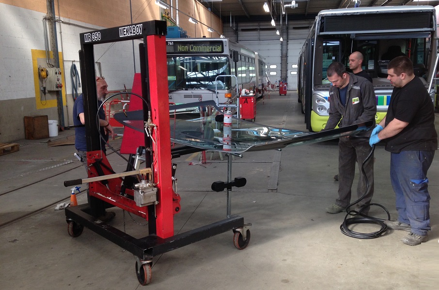 Chariot manipulateur de pare brise