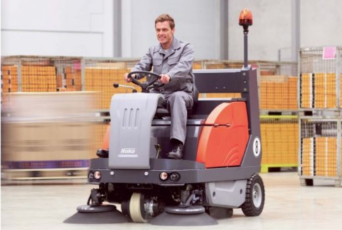 Une balayeuse industrielle pour l'intérieur comme pour l'extérieur