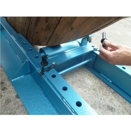 Vente Dérouleur pour touret à soulèvement par vérin hydraulique 7 à 10T (CABLE EQUIPEMENTS)