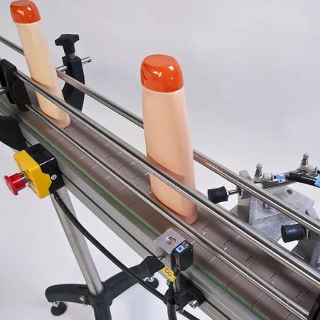 Convoyeur sur mesure alu / inox pour ligne de conditionnement