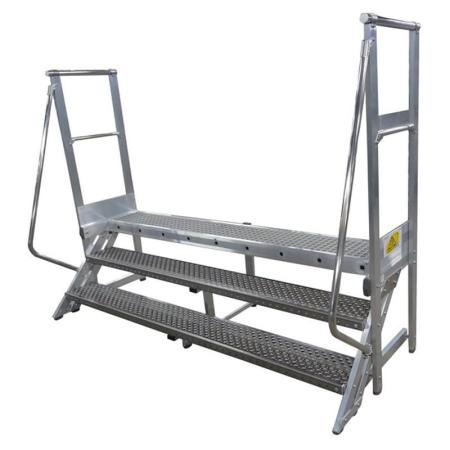 Escalier autoportant mixte pour cabine de peinture