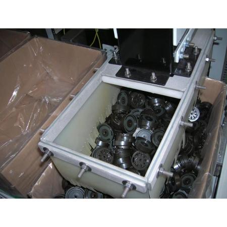 Machine de nettoyage pour roues de pompe à carburant automobile