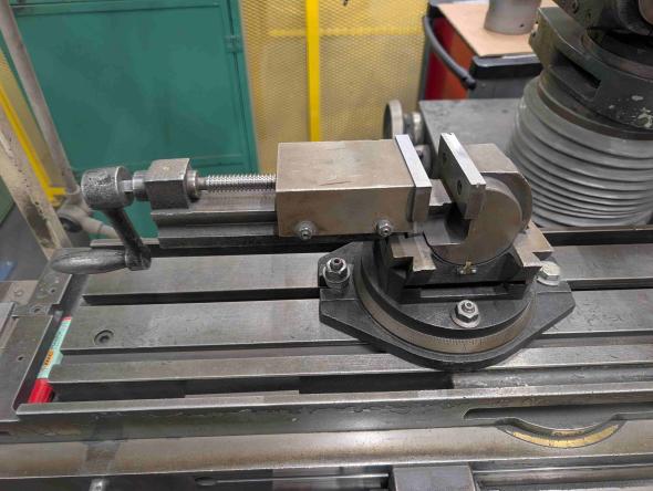 Vente Affûteuse - rectifieuse universelle TACCHELLA d’occasion (GTECH MACHINES OUTILS)
