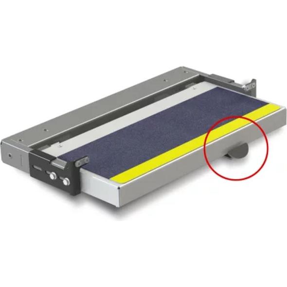 Marche pied télescopique fourgon TLM 601 commande au pied