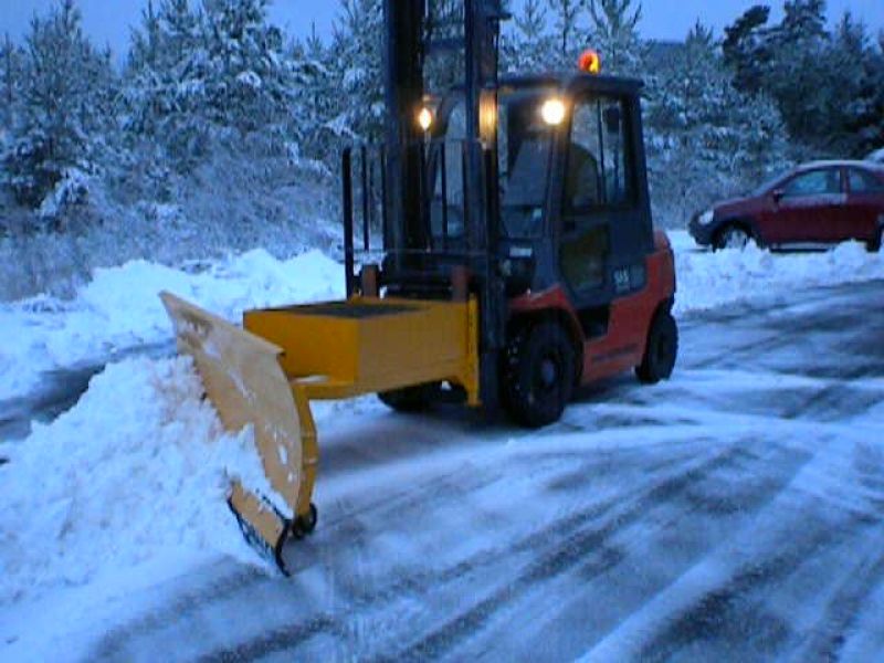 Lame chasse neige pour chariot élévateur ou tracteur, CN