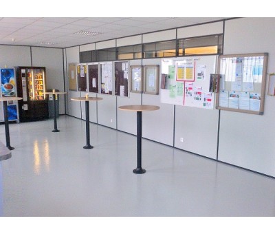 Cloison pour espace détente et information, cafeteria