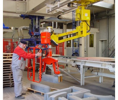 Manipulateur d'éléments préfabriqués béton ciment