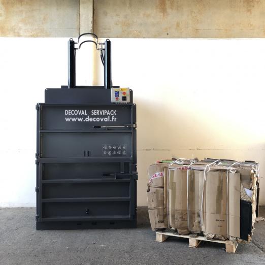 Presse à balle électrique automatique 150 kg V150E auto - DECOVAL SERVIPACK