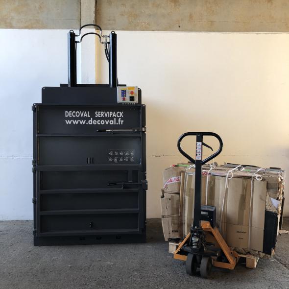 Vente Presse à balle électrique automatique 150 kg V150E auto (DECOVAL SERVIPACK)