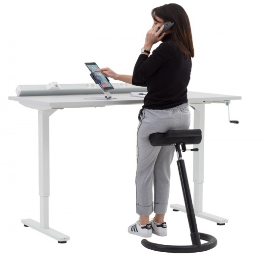 Table de travail ajustable manuelle avec dessus dissipatif (72L