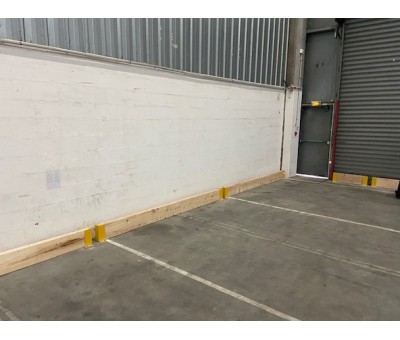 Bastaing de protection bois pour atelier et entrepôt
