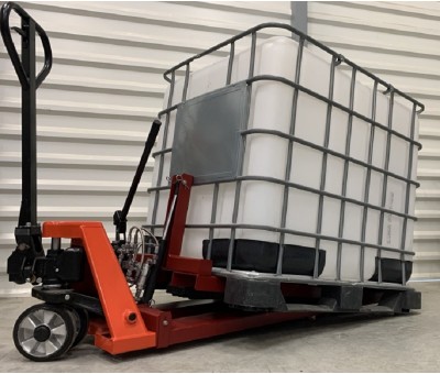 Inclineur de cuve IBC pour transpalette LRE Flat solution