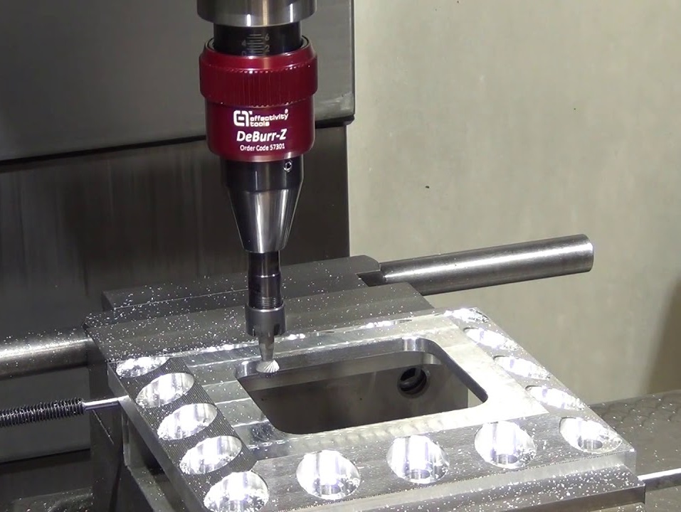 Outil d'ébavurage pour machine CNC - SAACKE