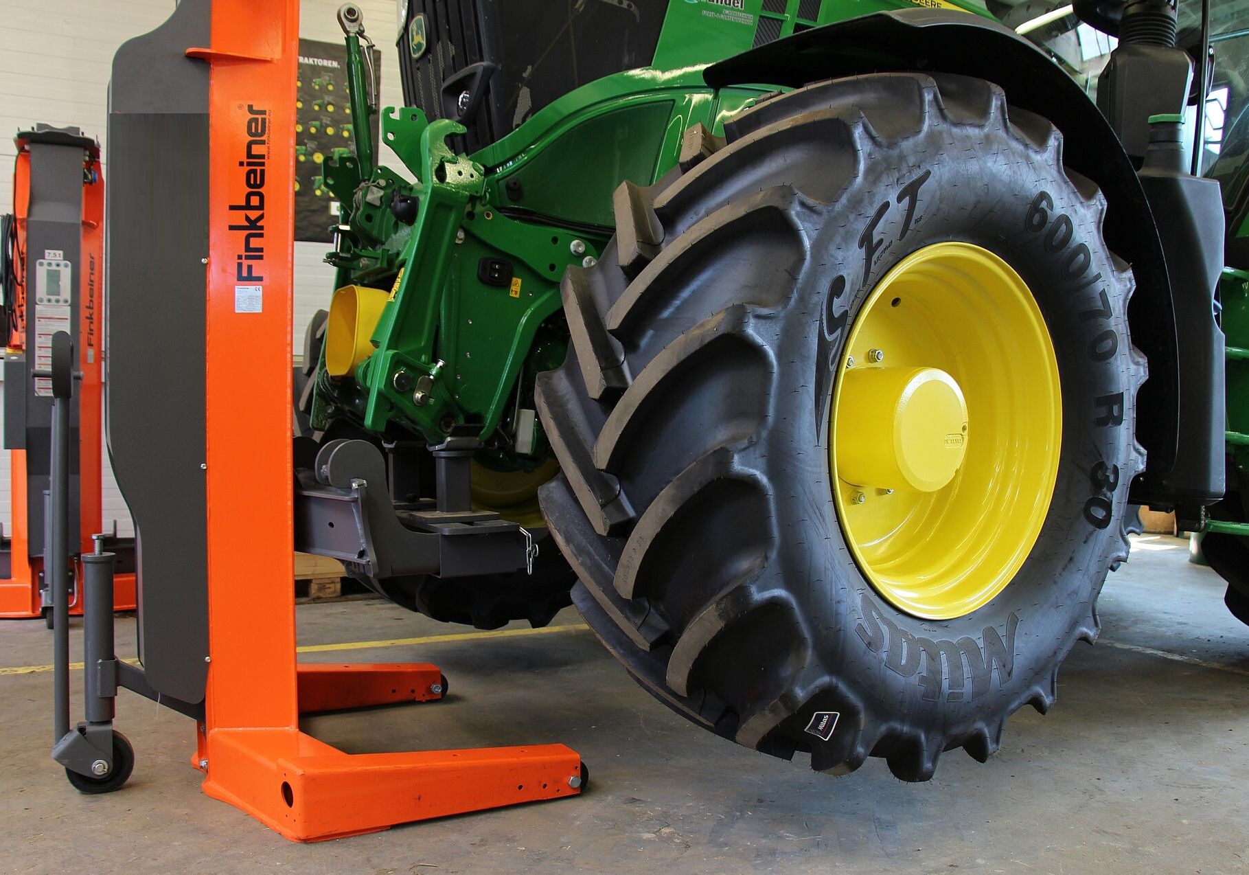 Colonnes de levage pour entretien de tracteur agricole