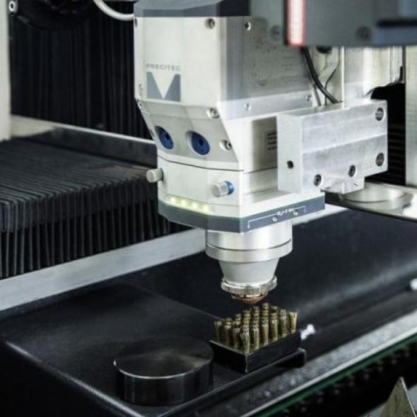 Fabricant Machine de découpe laser fibre pour la tôle ADFORM - BLE PRO