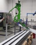 Bras manipulateur pneumatique pour profilés et charges longues - FAMATEC s.r.l.